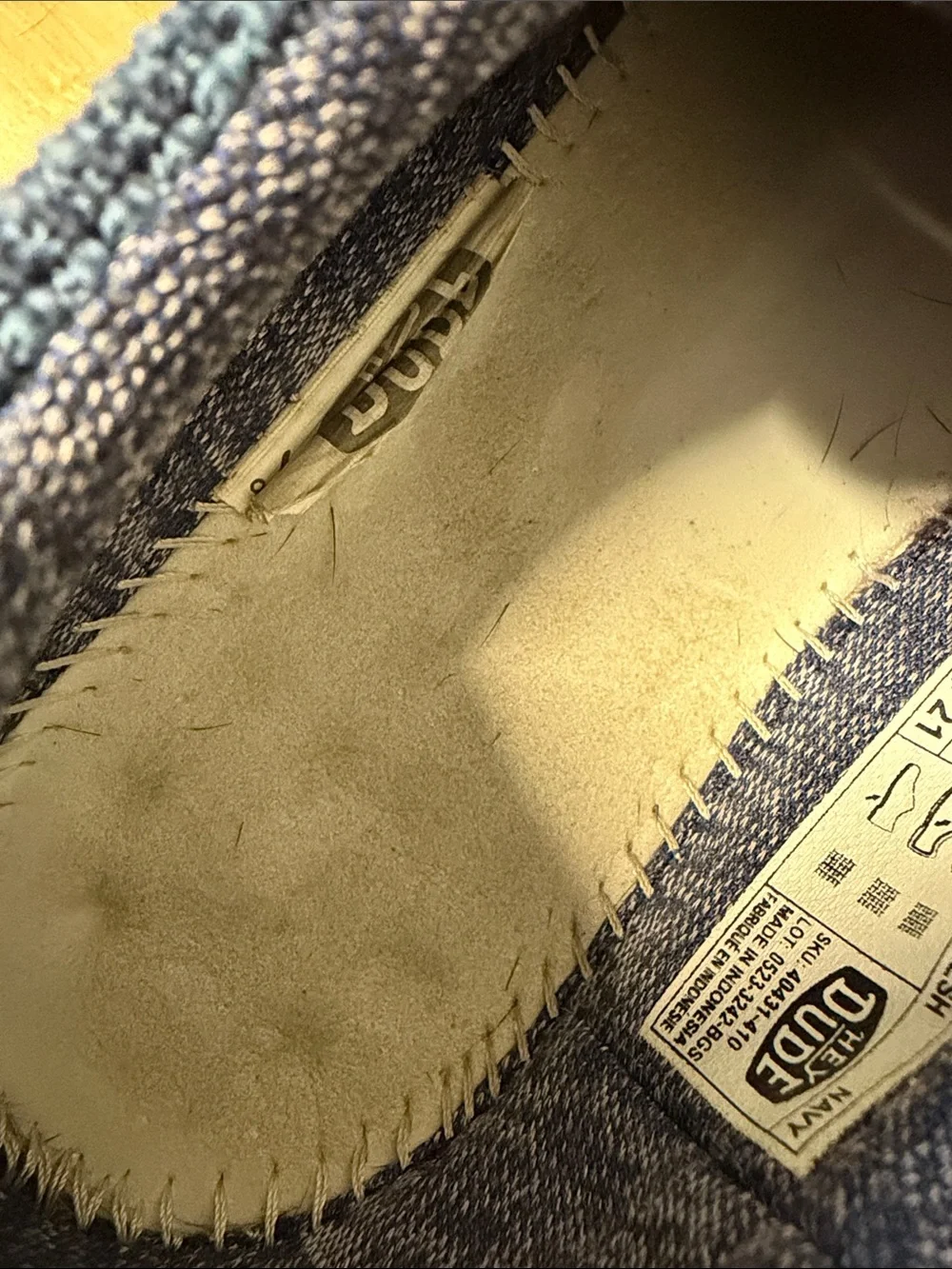 Hey Dude’s youth size 3. No insoles